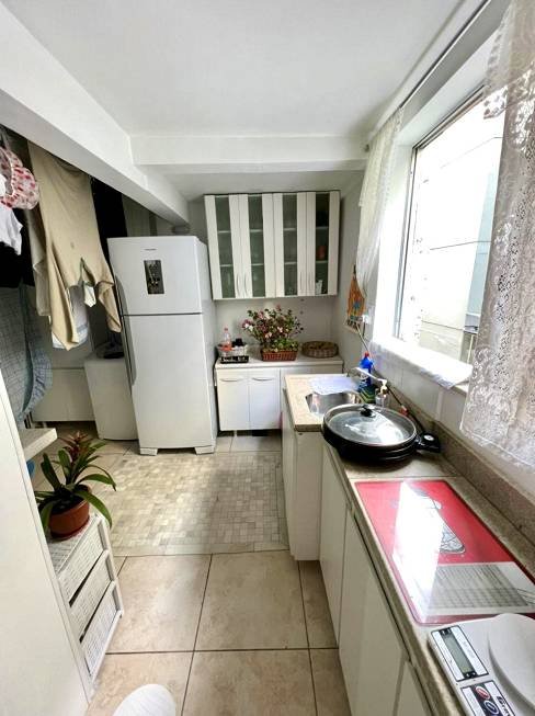 R$ 750.000 - EXCELENTE APARTAMENTO - DE FRENTE - 106M2 - SEMIMOBILIADO - 3 DORM - 1 VAGA - Porto Alegre - 