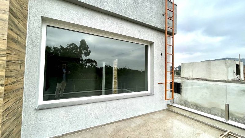 R$ 2.150.000 - ALPHAVILLE TOSCANA - MARAVILHOSA CASA - 254M2 - 4 SUÍTES - INFRA COMPLETA Estrada das Três Meninas Porto Alegre - 