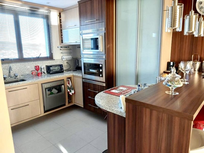 R$ 1.199.000 - ANDAR ALTÍSSIMO - 126M2 - 3 DORM - SUÍTE - LAREIRA - 3 VAGAS - INFRA - Porto Alegre - 