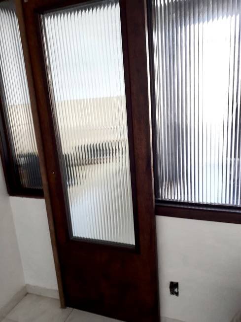 R$ 90.000 - EXCELENTE SALA COMERCIAL - 46M2 - ELEVADORES - PORTARIA - ANDAR ALTO - Porto Alegre - 