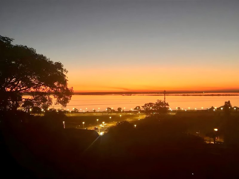 R$ 1.490.000 - ANDAR ALTO - ENCOSTA DO POENTE - 321M2 - 3 DORM - SUÍTE - PISCINA - 2 VAGAS Rua Monroe Porto Alegre - 