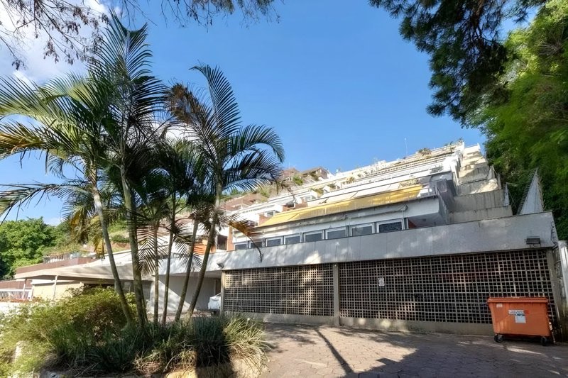 R$ 1.490.000 - ANDAR ALTO - ENCOSTA DO POENTE - 321M2 - 3 DORM - SUÍTE - PISCINA - 2 VAGAS Rua Monroe Porto Alegre - 
