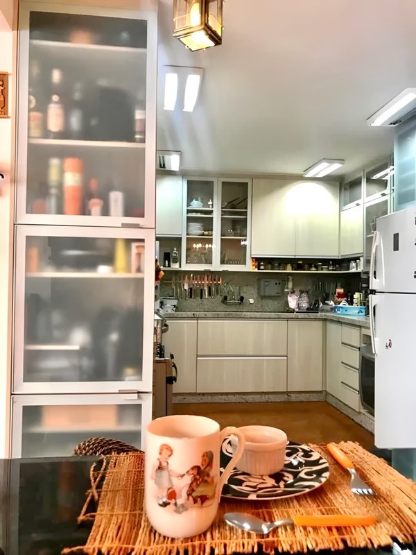 R$ 1.490.000 - ANDAR ALTO - ENCOSTA DO POENTE - 321M2 - 3 DORM - SUÍTE - PISCINA - 2 VAGAS Rua Monroe Porto Alegre - 