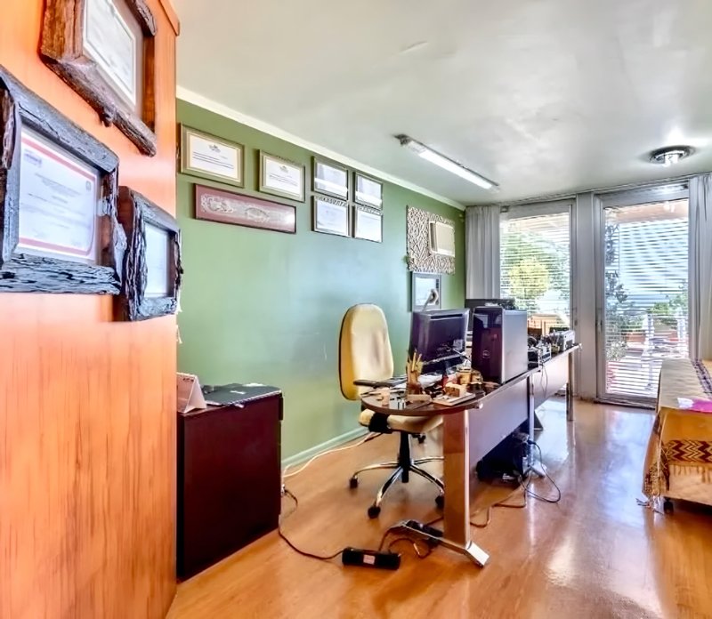 R$ 1.490.000 - ANDAR ALTO - ENCOSTA DO POENTE - 321M2 - 3 DORM - SUÍTE - PISCINA - 2 VAGAS Rua Monroe Porto Alegre - 