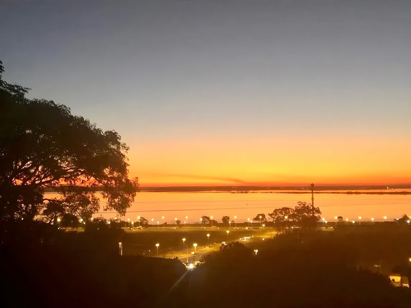R$ 1.490.000 - ANDAR ALTO - ENCOSTA DO POENTE - 321M2 - 3 DORM - SUÍTE - PISCINA - 2 VAGAS Rua Monroe Porto Alegre - 