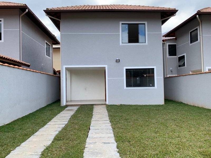 Linda casa duplex de 90 mts² com 2 quartos, 2 suítes na Praça da Furunfa  Nova Friburgo - 