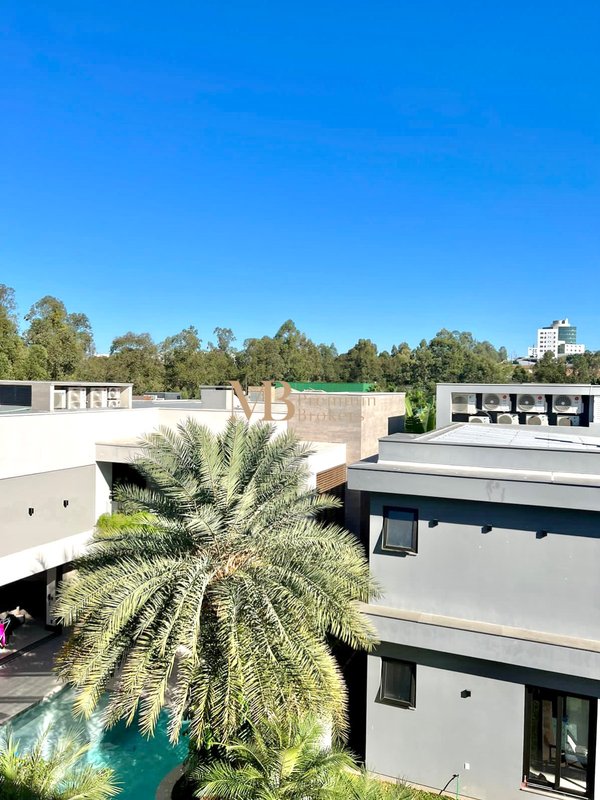 R$ 3.720.000 - 563m² - OPORTUNIDADE NO HAMBURGO VILLAGE 4 ESTAÇÕES - 4 SUÍTES - 4 VAGAS Rua Mundo Novo Novo Hamburgo - 