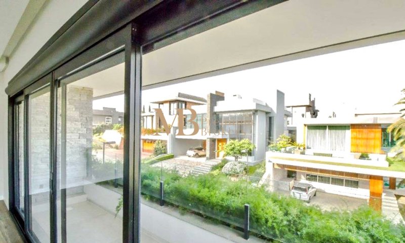 R$ 3.720.000 - 563m² - OPORTUNIDADE NO HAMBURGO VILLAGE 4 ESTAÇÕES - 4 SUÍTES - 4 VAGAS Rua Mundo Novo Novo Hamburgo - 