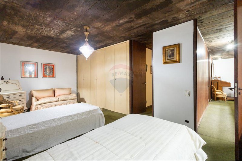Casa a venda com 744 m² e 5 dormitórios no Jardim Guedala Avenida Lopes de Azevedo São Paulo - 