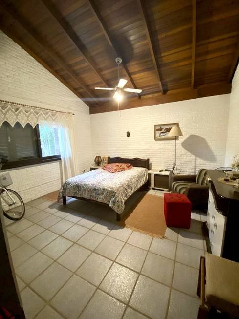 R$ 1.299.000 - CONDOMÍNIO INTERLAGOS - LAGOA - ÓTIMA CASA - 220M2 - 3 DORMITÓRIOS - VAGAS Rua da Lagoa Osório - 