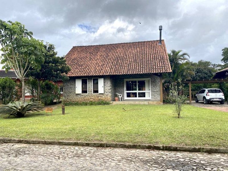 R$ 1.299.000 - CONDOMÍNIO INTERLAGOS - LAGOA - ÓTIMA CASA - 220M2 - 3 DORMITÓRIOS - VAGAS Rua da Lagoa Osório - 