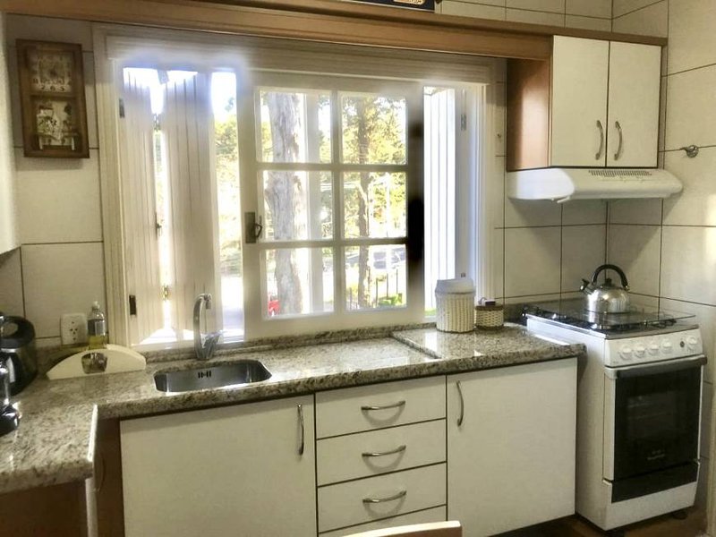 R$ 870.000 - LINDO APARTAMENTO NO CENTRO DE GRAMADO - 134M2 - MOBILIADO - 2 SUÍTES - VAGA Rua Leopoldo Rosenfeld Gramado - 