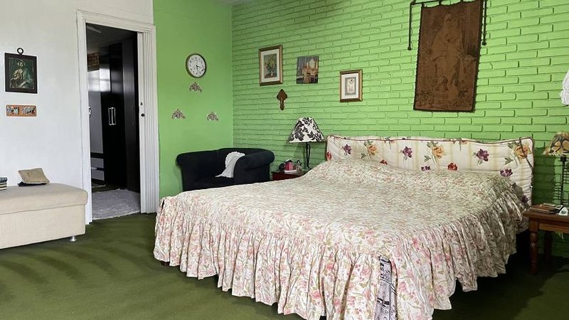 R$ 2.755.000 - ENORME CASA COM TERRENO DE 641M2 - 4 DORM - 1 SUÍTE - 4 VAGAS - PISCINA - Porto Alegre - 