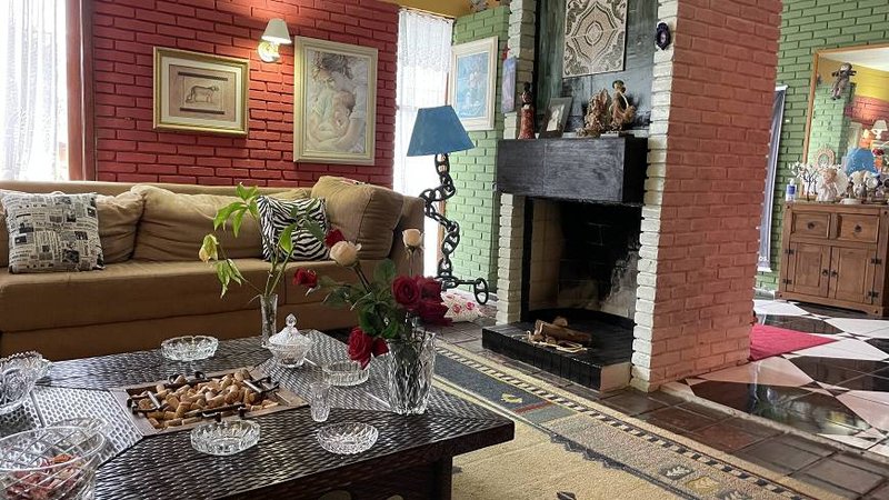 R$ 2.755.000 - ENORME CASA COM TERRENO DE 641M2 - 4 DORM - 1 SUÍTE - 4 VAGAS - PISCINA - Porto Alegre - 