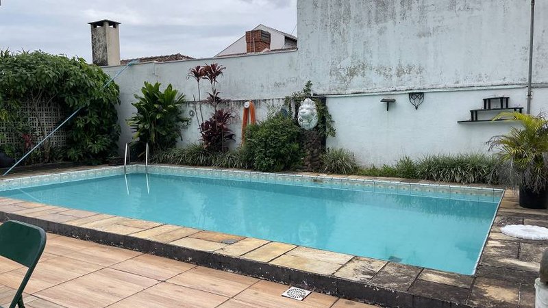 R$ 2.755.000 - ENORME CASA COM TERRENO DE 641M2 - 4 DORM - 1 SUÍTE - 4 VAGAS - PISCINA - Porto Alegre - 