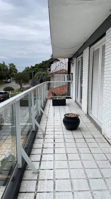 R$ 2.755.000 - ENORME CASA COM TERRENO DE 641M2 - 4 DORM - 1 SUÍTE - 4 VAGAS - PISCINA - Porto Alegre - 