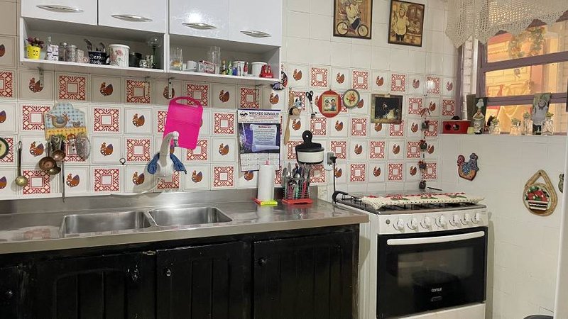 R$ 2.755.000 - ENORME CASA COM TERRENO DE 641M2 - 4 DORM - 1 SUÍTE - 4 VAGAS - PISCINA - Porto Alegre - 