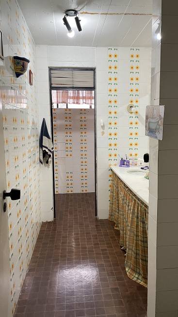 R$ 2.755.000 - ENORME CASA COM TERRENO DE 641M2 - 4 DORM - 1 SUÍTE - 4 VAGAS - PISCINA - Porto Alegre - 