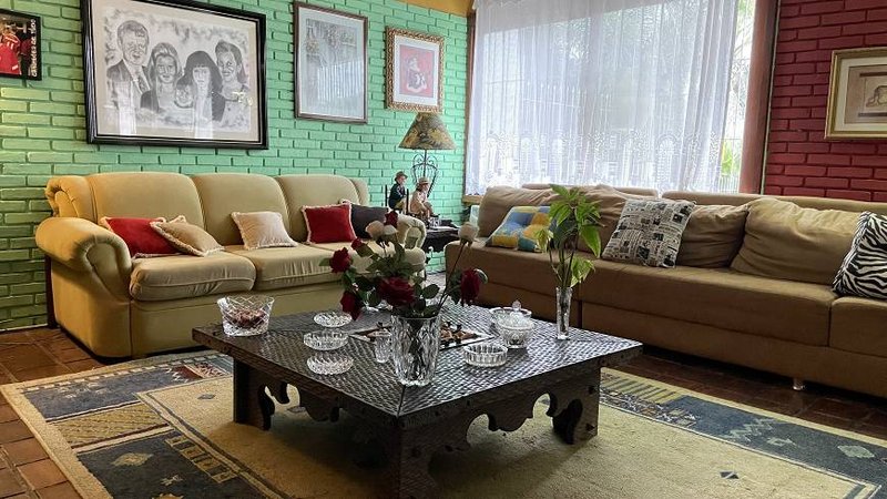 R$ 2.755.000 - ENORME CASA COM TERRENO DE 641M2 - 4 DORM - 1 SUÍTE - 4 VAGAS - PISCINA - Porto Alegre - 