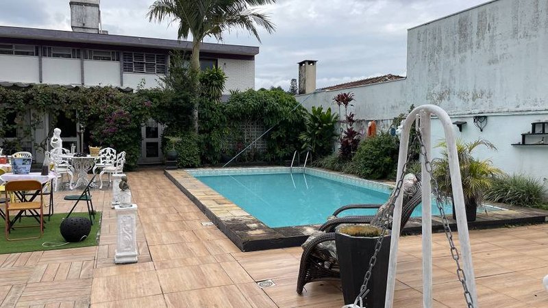 R$ 2.755.000 - ENORME CASA COM TERRENO DE 641M2 - 4 DORM - 1 SUÍTE - 4 VAGAS - PISCINA - Porto Alegre - 