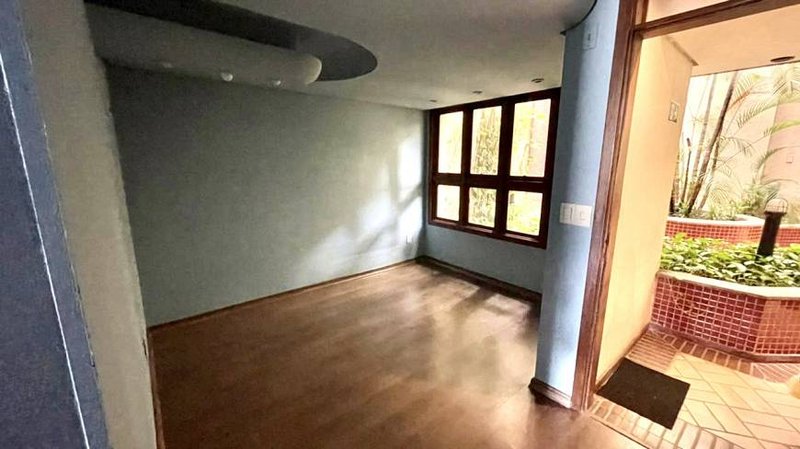 R$ 190.000 - ÓTIMA SALA COMERCIAL - 49M2 - SACADA - LOCALIZAÇÃO PERFEITA E PRIVILEGIADA - Porto Alegre - 