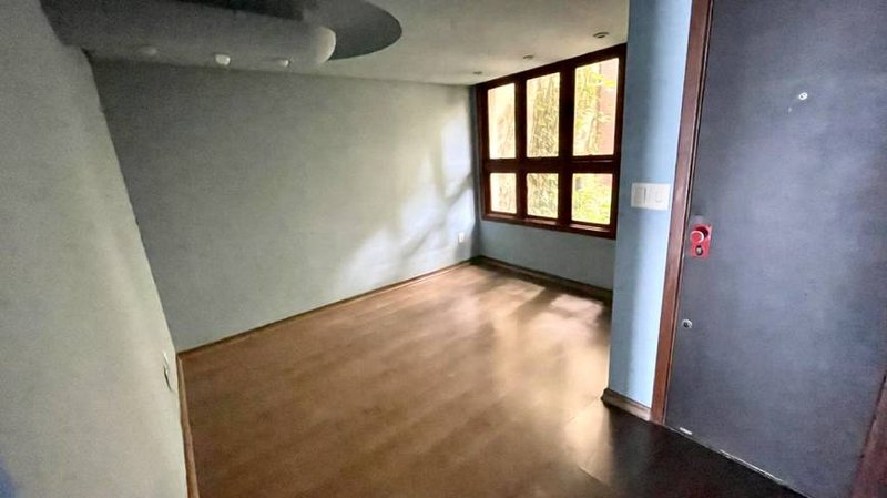 R$ 190.000 - ÓTIMA SALA COMERCIAL - 49M2 - SACADA - LOCALIZAÇÃO PERFEITA E PRIVILEGIADA - Porto Alegre - 