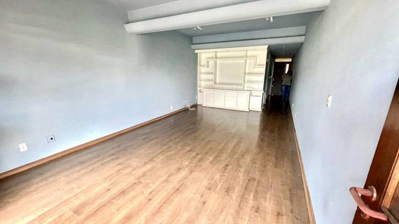 R$ 190.000 - ÓTIMA SALA COMERCIAL - 49M2 - SACADA - LOCALIZAÇÃO PERFEITA E PRIVILEGIADA - Porto Alegre - 