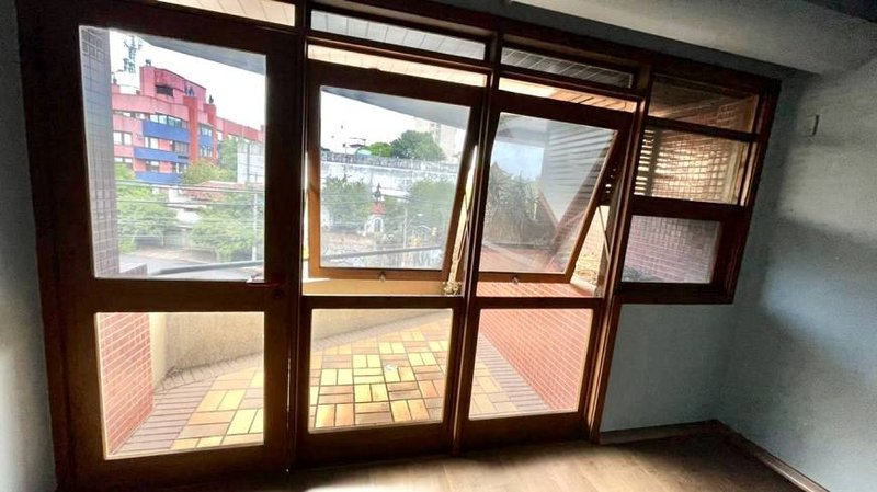 R$ 190.000 - ÓTIMA SALA COMERCIAL - 49M2 - SACADA - LOCALIZAÇÃO PERFEITA E PRIVILEGIADA - Porto Alegre - 