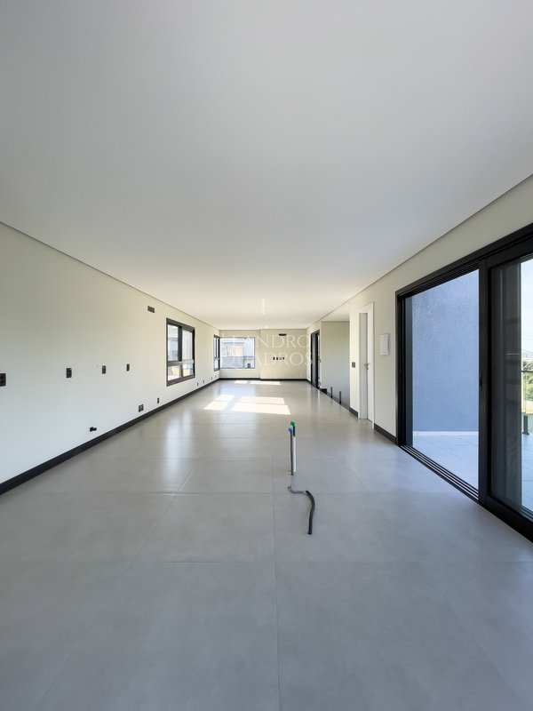 CASA COM PROJETO CONCEITUAL COM UMA VISTA ESPETACULAR  Gravataí - 