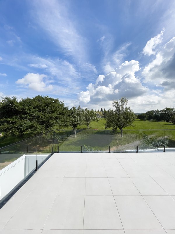 CASA COM PROJETO CONCEITUAL COM UMA VISTA ESPETACULAR  Gravataí - 