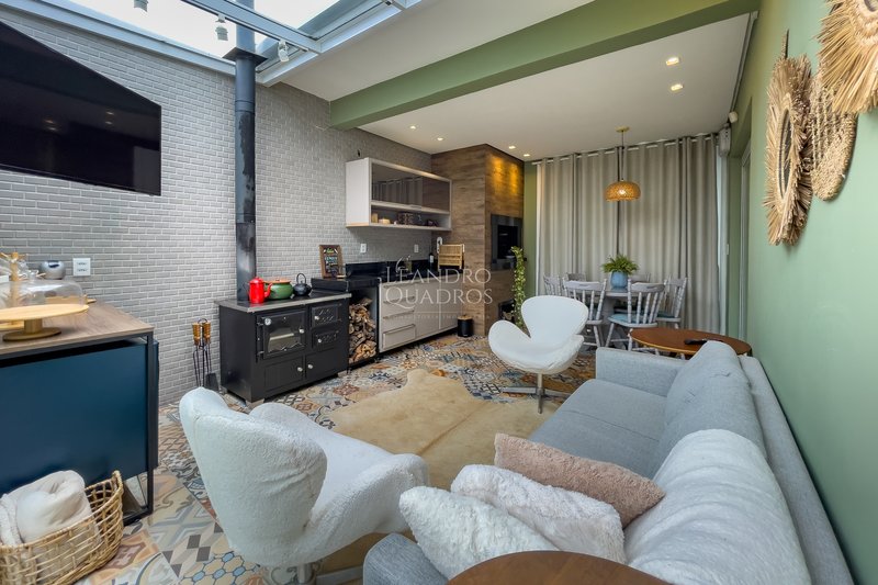 CASA DE ALTO PADRÃO - FINAMENTE MOBILIADA E DECORADA  Cachoeirinha - 
