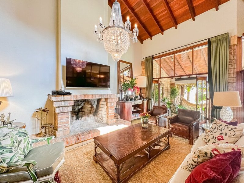 Espetacular casa a passos do Iguatemi! 4 suítes Estacio de Sá Porto Alegre - 