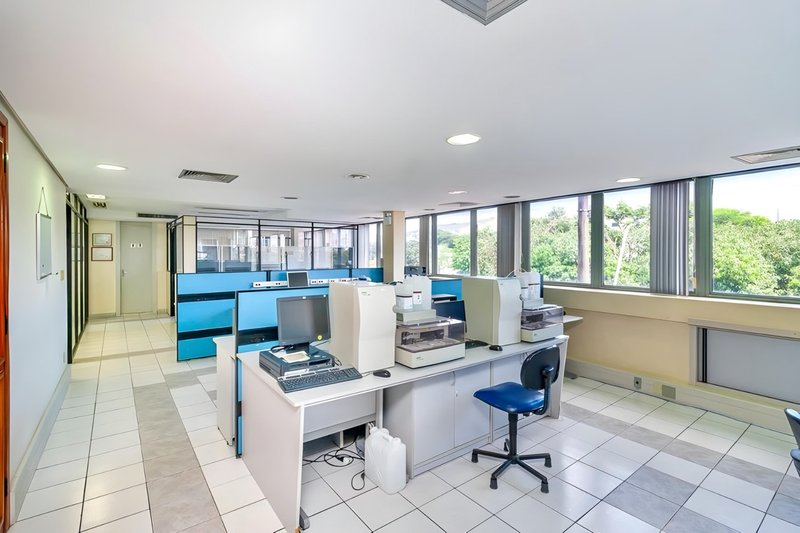 R$ 7.990.000 - PRÉDIO COMERCIAL DE ESQUINA - 4 ANDARES - 1.315M2 - AUDITÓRIO - 10 VAGAS Avenida Ipiranga Porto Alegre - 