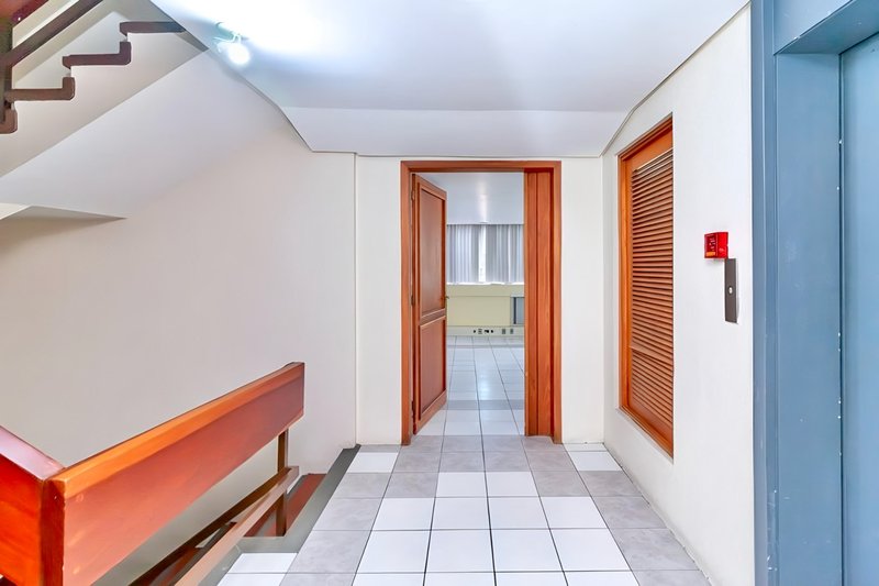 R$ 7.990.000 - PRÉDIO COMERCIAL DE ESQUINA - 4 ANDARES - 1.315M2 - AUDITÓRIO - 10 VAGAS Avenida Ipiranga Porto Alegre - 