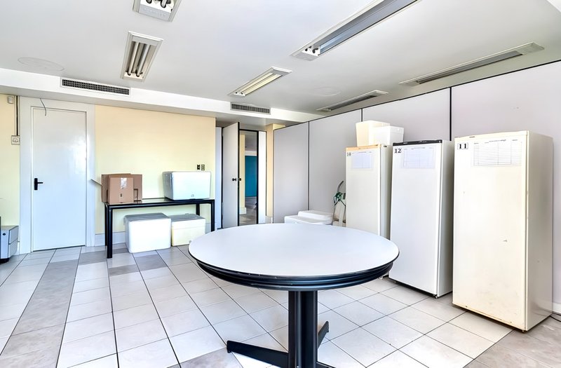 R$ 7.990.000 - PRÉDIO COMERCIAL DE ESQUINA - 4 ANDARES - 1.315M2 - AUDITÓRIO - 10 VAGAS Avenida Ipiranga Porto Alegre - 