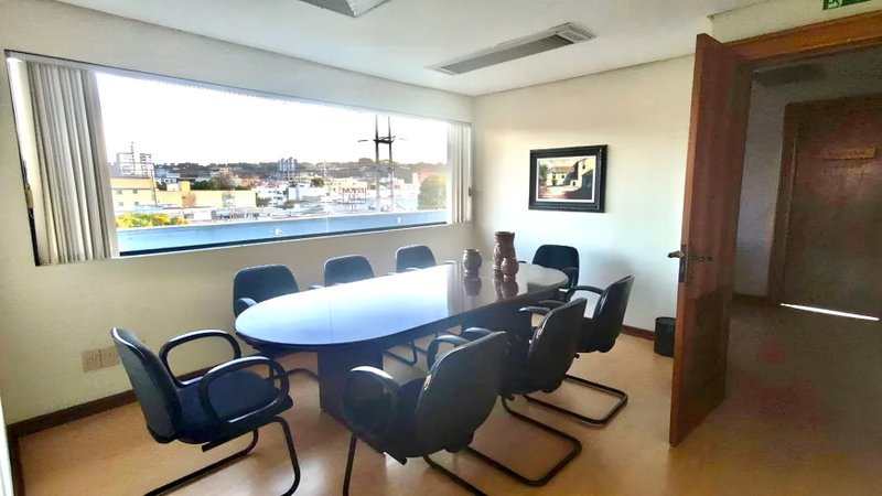 R$ 7.990.000 - PRÉDIO COMERCIAL DE ESQUINA - 4 ANDARES - 1.315M2 - AUDITÓRIO - 10 VAGAS Avenida Ipiranga Porto Alegre - 