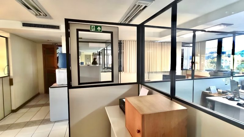 R$ 7.990.000 - PRÉDIO COMERCIAL DE ESQUINA - 4 ANDARES - 1.315M2 - AUDITÓRIO - 10 VAGAS Avenida Ipiranga Porto Alegre - 