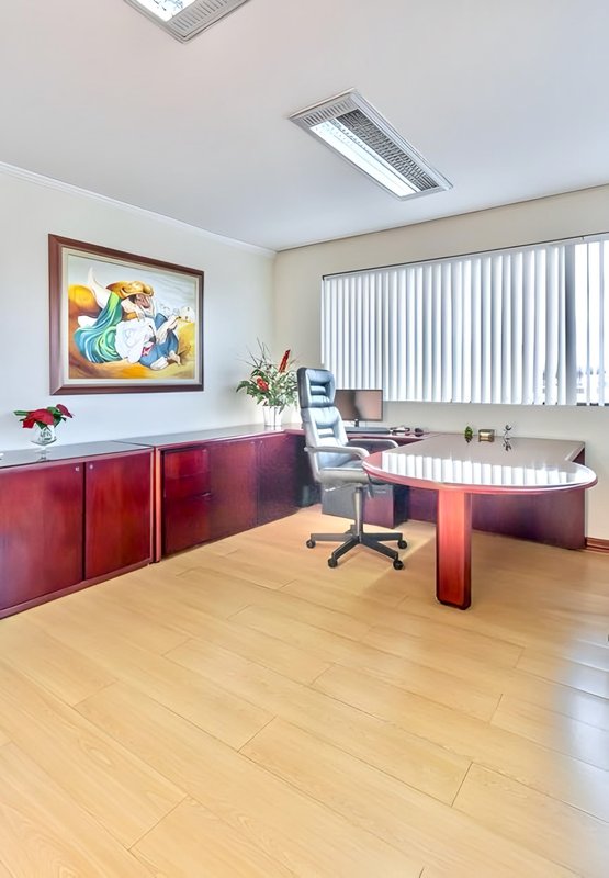 R$ 7.990.000 - PRÉDIO COMERCIAL DE ESQUINA - 4 ANDARES - 1.315M2 - AUDITÓRIO - 10 VAGAS Avenida Ipiranga Porto Alegre - 