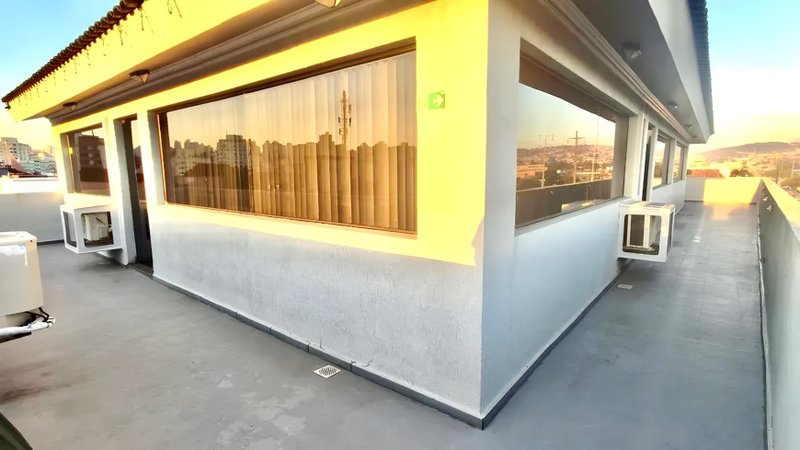 R$ 7.990.000 - PRÉDIO COMERCIAL DE ESQUINA - 4 ANDARES - 1.315M2 - AUDITÓRIO - 10 VAGAS Avenida Ipiranga Porto Alegre - 