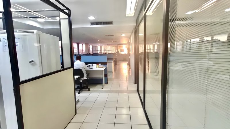 R$ 7.990.000 - PRÉDIO COMERCIAL DE ESQUINA - 4 ANDARES - 1.315M2 - AUDITÓRIO - 10 VAGAS Avenida Ipiranga Porto Alegre - 
