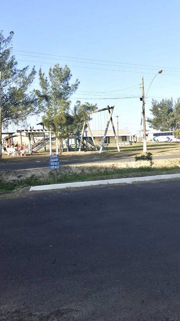 R$ 795.000 - ÓTIMA OPORTUNIDADE! - LINDA CASA - 236M2 - PISCINA - 3 DORM  - 3 VAGAS Rua Atum Capão da Canoa - 