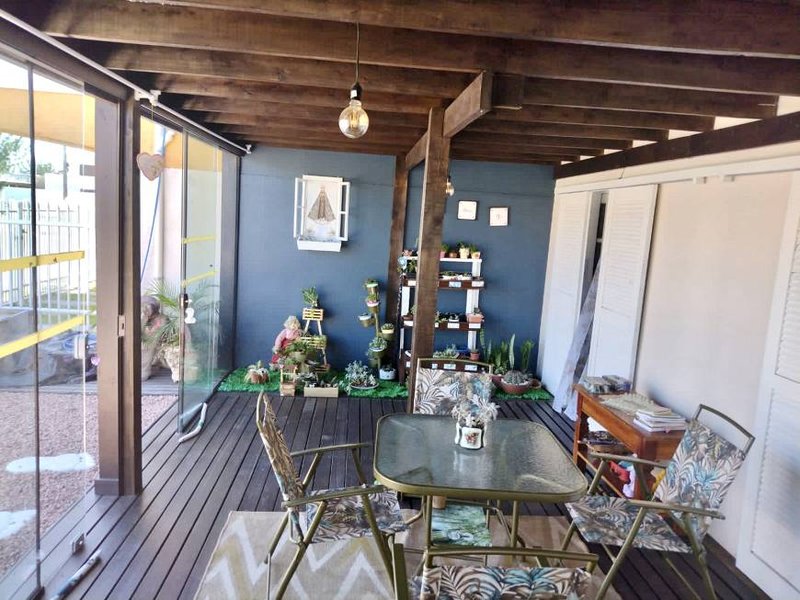 R$ 795.000 - ÓTIMA OPORTUNIDADE! - LINDA CASA - 236M2 - PISCINA - 3 DORM  - 3 VAGAS Rua Atum Capão da Canoa - 