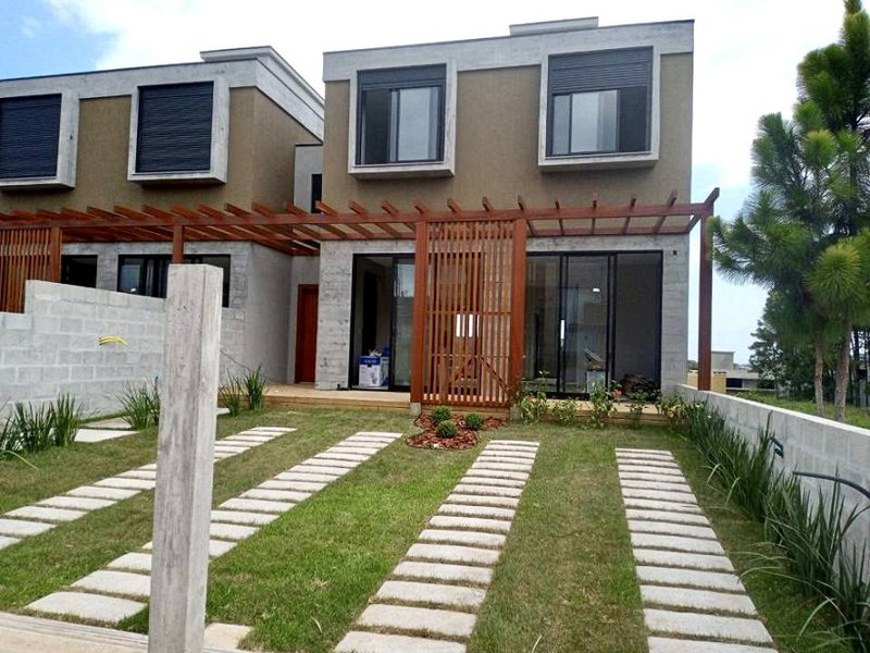 R$ 949.000 - LINDÍSSIMOS SOBRADOS EM GAROPABA - 135M2 - 4 DORM. - DORM. TÉRREO - 2 VAGAS Rua Pinguirito  Garopaba - 