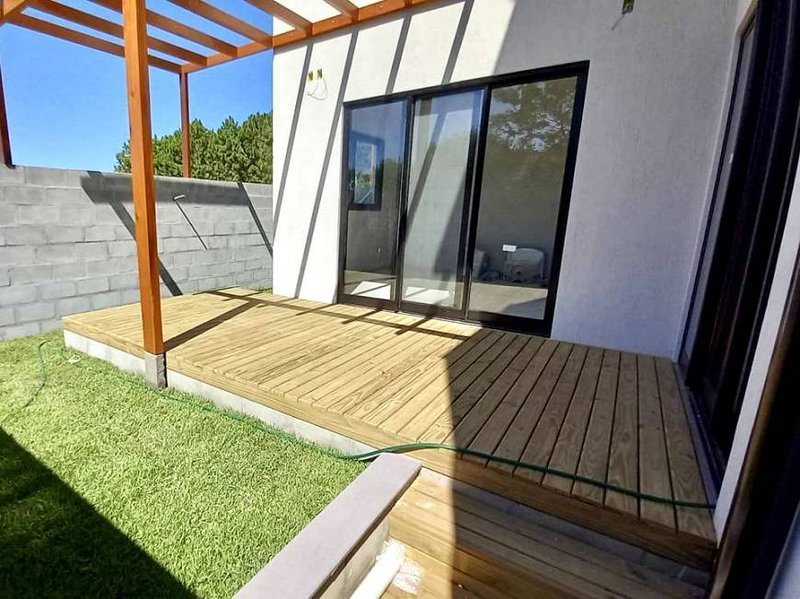 R$ 949.000 - LINDÍSSIMOS SOBRADOS EM GAROPABA - 135M2 - 4 DORM. - DORM. TÉRREO - 2 VAGAS Rua Pinguirito  Garopaba - 