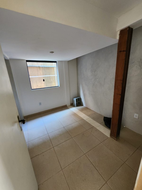 Trata - se de uma Casa térrea com 238m² com 6 dormitórios com 3 suítes e 4 vagas em cotia  Cotia - 