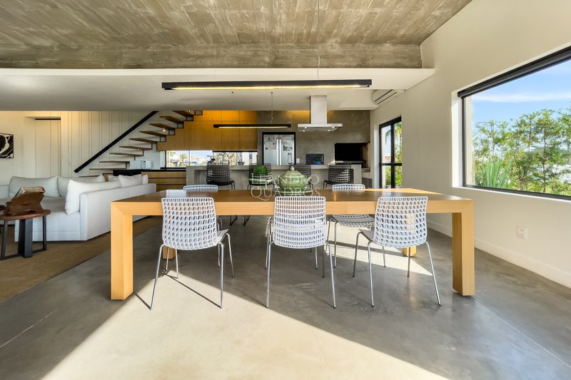 CASA À VENDA COM VISTA PARA O GUAÍBA  Eldorado do Sul - 