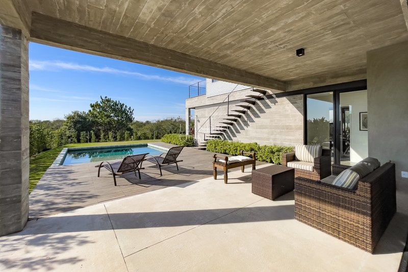 CASA À VENDA COM VISTA PARA O GUAÍBA  Eldorado do Sul - 