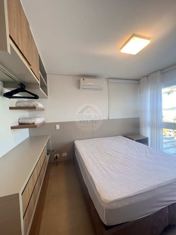 Casa em condomínio pé na areia com 3 suítes em Juquehy - São Sebastião - 