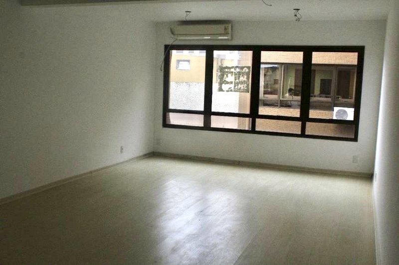 R$ 298.000 - ÓTIMA SALA COMERCIAL - 42M2 - LOCALIZAÇÃO PERFEITA E PRIVILEGIADA - Porto Alegre - 