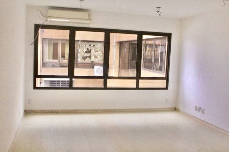 R$ 298.000 - ÓTIMA SALA COMERCIAL - 42M2 - LOCALIZAÇÃO PERFEITA E PRIVILEGIADA - Porto Alegre - 